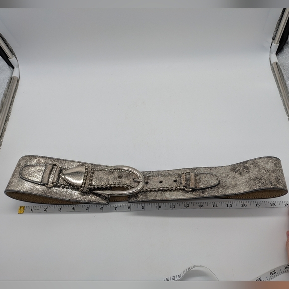 Guess Distressed Silver Crackle Leather Belt L - Picture 9 of 9